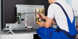 فني صيانة شاشات تلفزيون